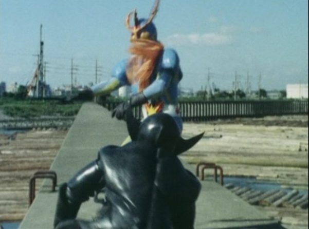 イナズマンが戦っている画像